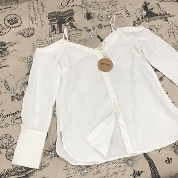 ESSUE WHITE BUTTON-DOWN TOP - Picture 2 of 6